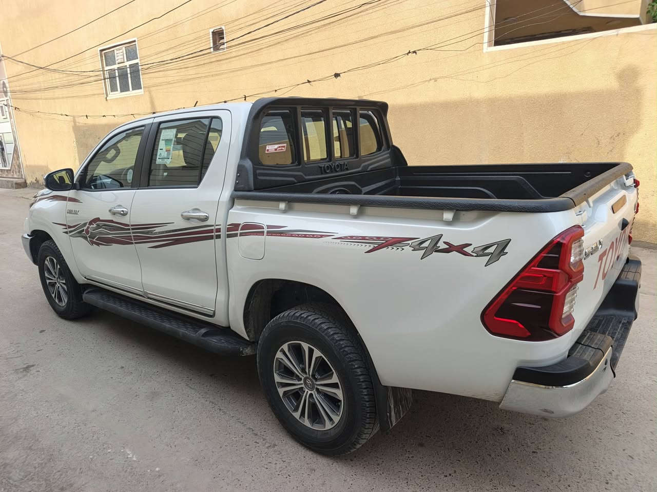 فور ويل 2024 سعودي فول مواصفات رقم بغداد مكفوله كفاله عامه من كل شي ماشيه ٣٣ ألف بس بحاله الزيرو مكان الدجيل للاتصال 
***********
***********
