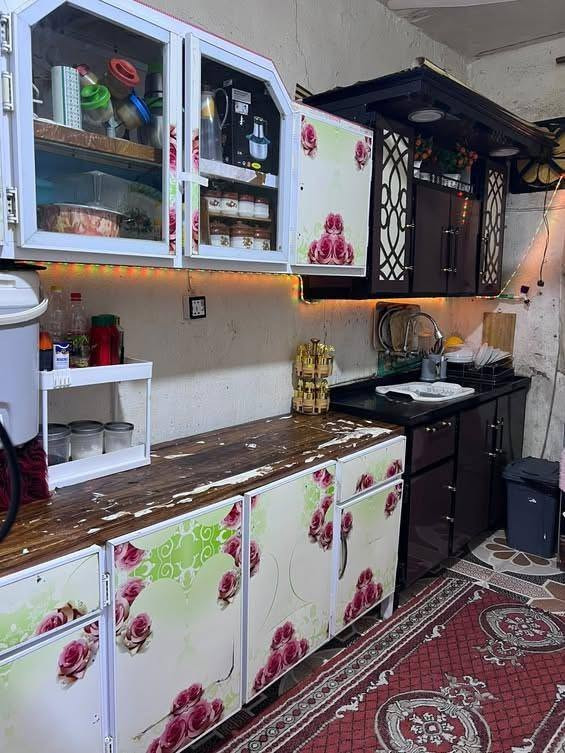 🏠 للبيع بيت سكني مميز في الحي العسكري

بيت مرتب وجاهز للسكن، بمساحة كلية 240 م²، بناء قديم ومحافظ عليه، والبيت عكادة وقطره ما يذب، مرتب ونظيف وينسكن مباشرة.

🔹 تفاصيل البيت:
• 3 غرف
• هول
• صالة
• ديوانية
• مجاري كاملة
• شارع مبلط
• خدمات متوفرة

📍 الموقع: الحي العسكري
🏫 قريب من مدرستين: ابتدائية ومتوسطة، مما يجعله مناسب جداً للعوائل.

✨ بيت عملي ومرتب، موقعه خدمي ومناسب للسكن، وتتوفر حوله الخدمات الأساسية.

📞 للجادين والاستفسار عن السعر والتفاصيل، مراسلة خاص او تصال على رقم 
***********
