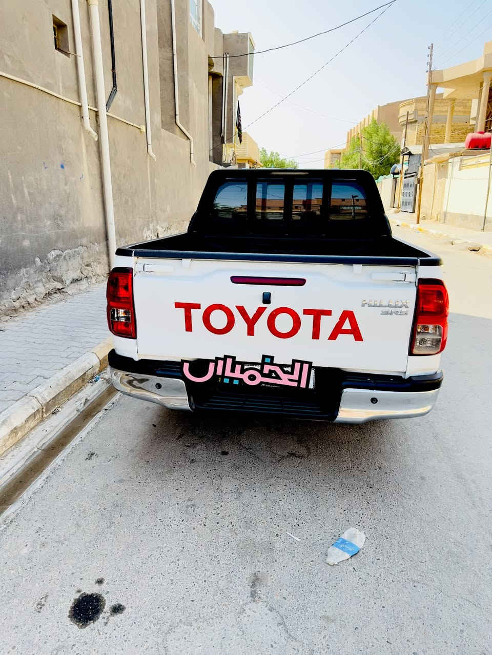سلام عليكم بيكم هايلوكس للبيع موديل ١٧ كويتي الساير مذهب باب الاول اوتو ماتيك السياره جديده نظافه ميه بالميه محرك كير كله شرط تبريد ثلج 🧊 رقم قادسيه بسمي إنكليزي  مكاني السماوه الرميثه ***********

نص مكتوب في الصور:
- الخميس