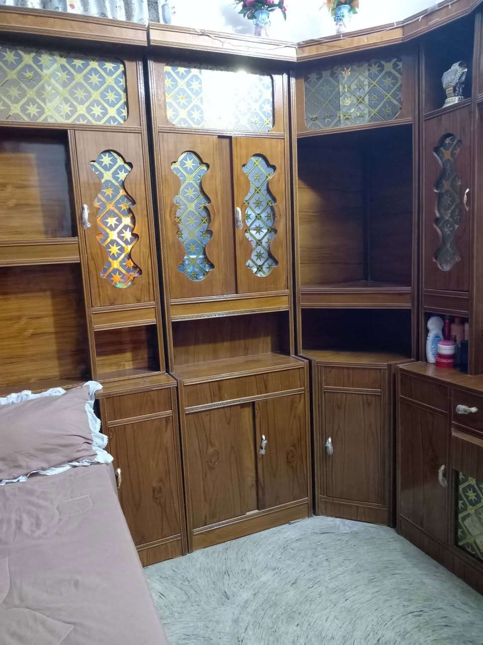 قرفه خشب للبيع بعدهه جديده سعر ٩٠٠ قفل البوفيه ١٥٠ رقم التواصل ***********
