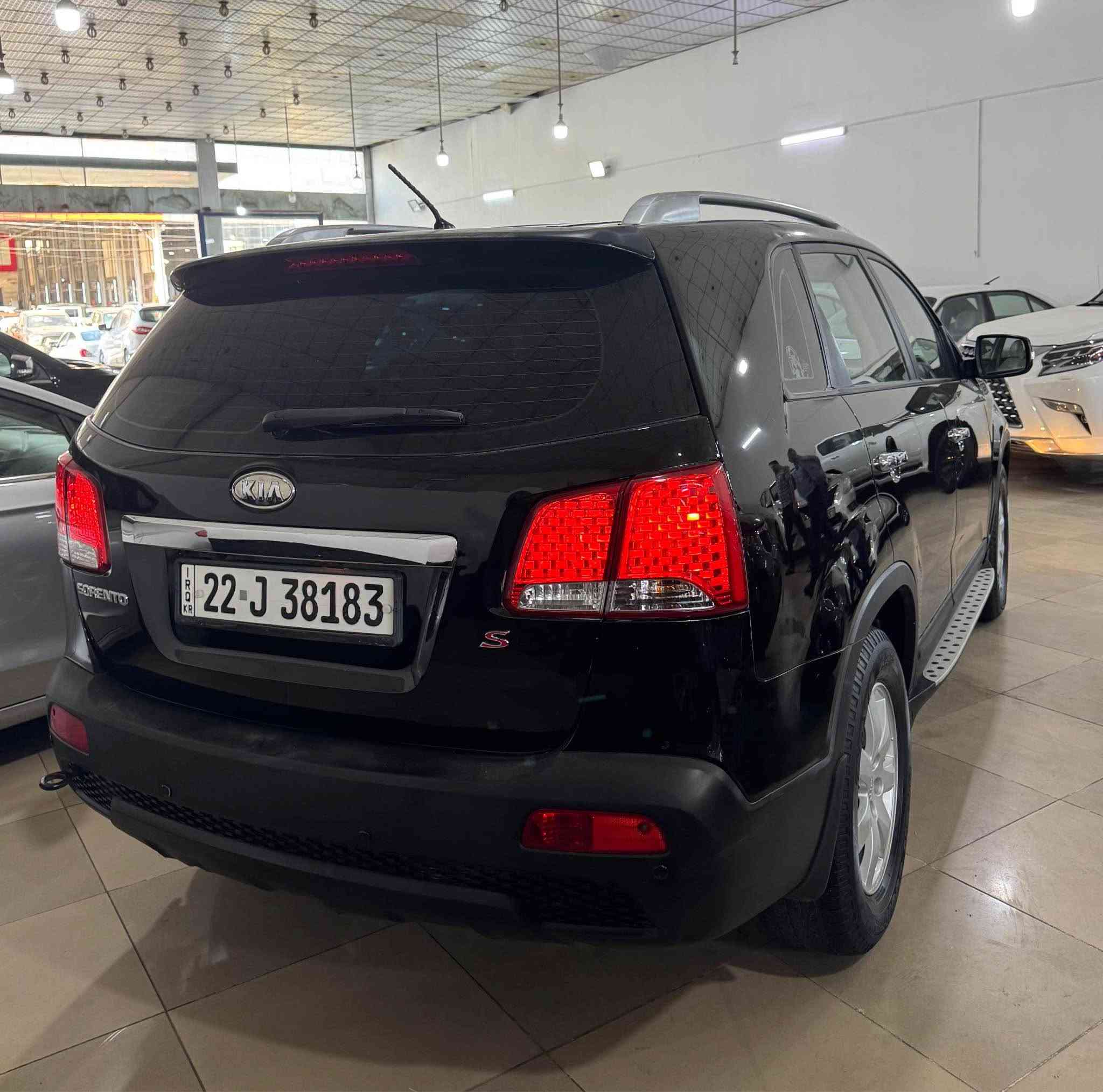 سلام عليكم 
Kia sorento 2013 
سيارة مواصفات معروفة محرك ٤ سلندر دوش 
سيارة بي شبرين صبغ بل بونيت بدون دواخل بدون ايرباك باقي كفالة كير محرك حدادية كلى بشرط رقم سنوي جديد شرط تحويل سعر سيارة ١٣٥ $ بي مجال *********** واتساب شراي خابر تدلل …. أربيل, العراق
