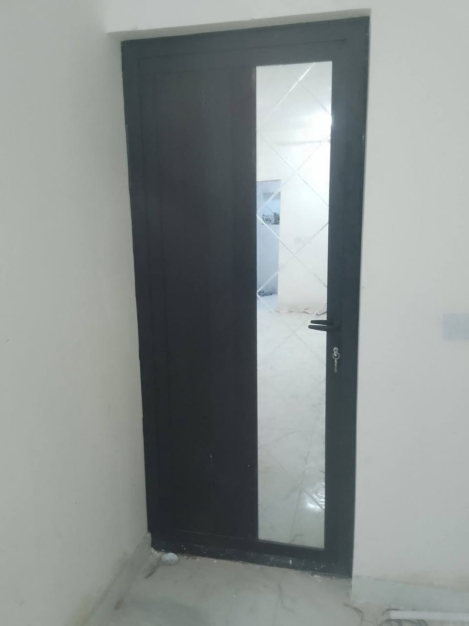 اللمنيوم السوداني ابواب شبابيك محجرات كاونترات
بوب الشام شارع المشايخي
***********

نص مكتوب في الصور:
- إرسال رسالة...