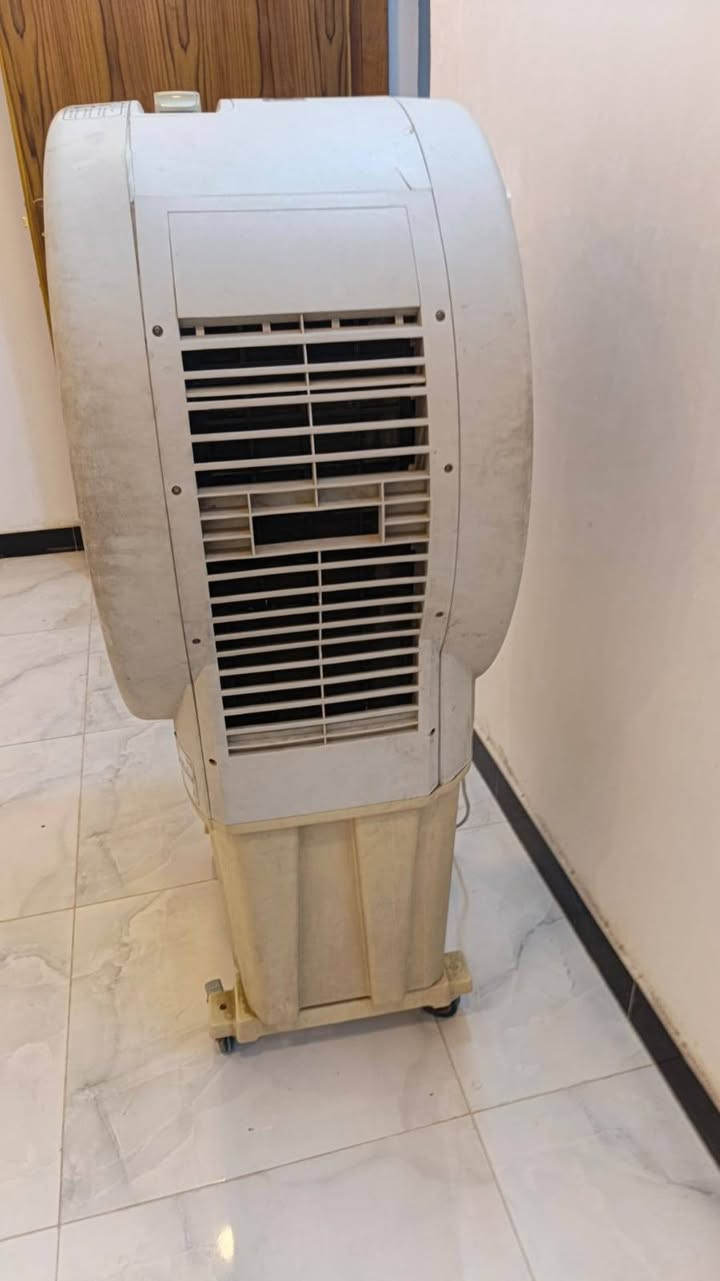 السلام عليكم مبرده جديده المكان بغداد العبيدي السعر 250 وبيها مجال***********

