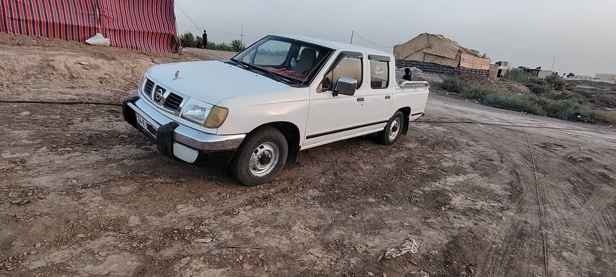 السلام عليكم سيارة نيسان للبيع
موديل 98

محدث20002

سيارة صبغ عام

بدون ضربة

طخم تاير

حدادية. اكسن

سيارة بسمي

رقم نكليزي

لغاية واحد تلاثين

رقم صاحب السيارة
***********
