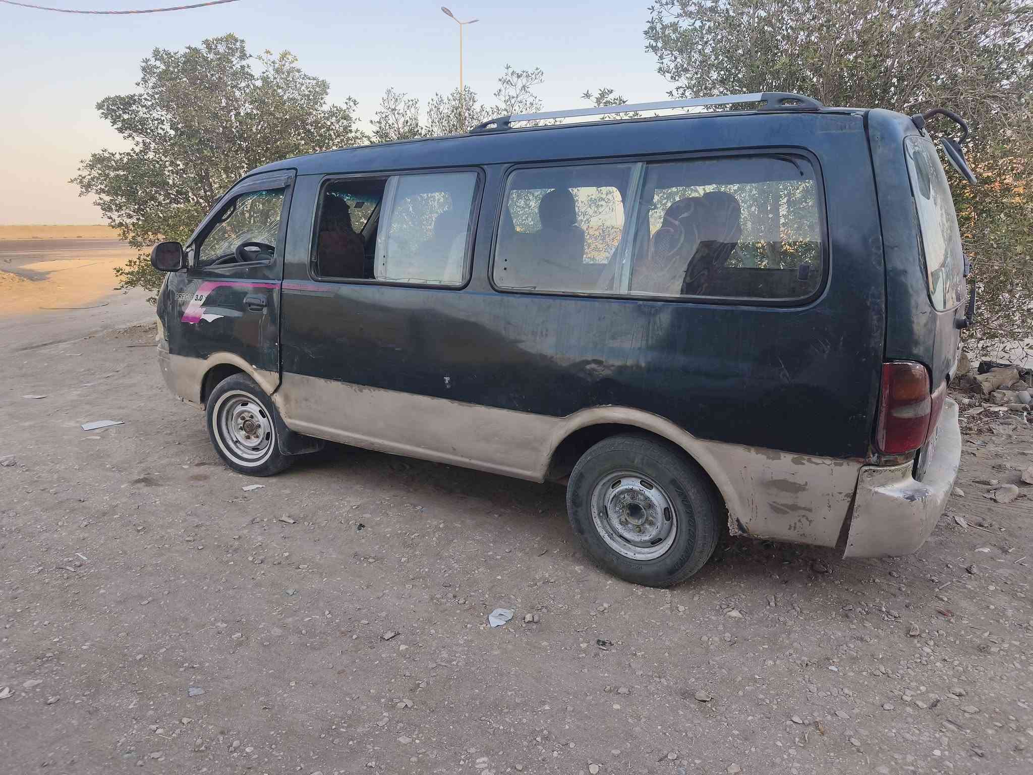 من رخصة مدير الكروب سيارة للبيع كيه ابريجو 1997حالته من ناحية الكشر والدواخل شوف العين ومن ناحية المحرك وكير شرط رايدها 22ورقه العنوان السماوه الرميثه رقم الهاتف ***********اتصل ودلل

