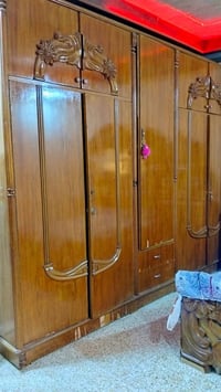 غرفه اخشاب • ثقيل • نظيفه