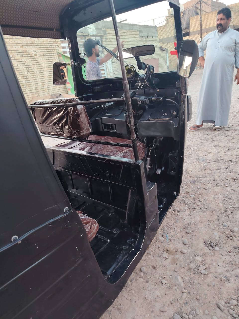السلام عليكم تكتك للبيع موديل 20 أوراق اصولي حد الترقيم السعر 4500 وبيها مجال مكاني بغداد الشماعيه التكتك خير من الله  كشرها بي طخات خفيفه موضحه الشراري يتصل ***********
