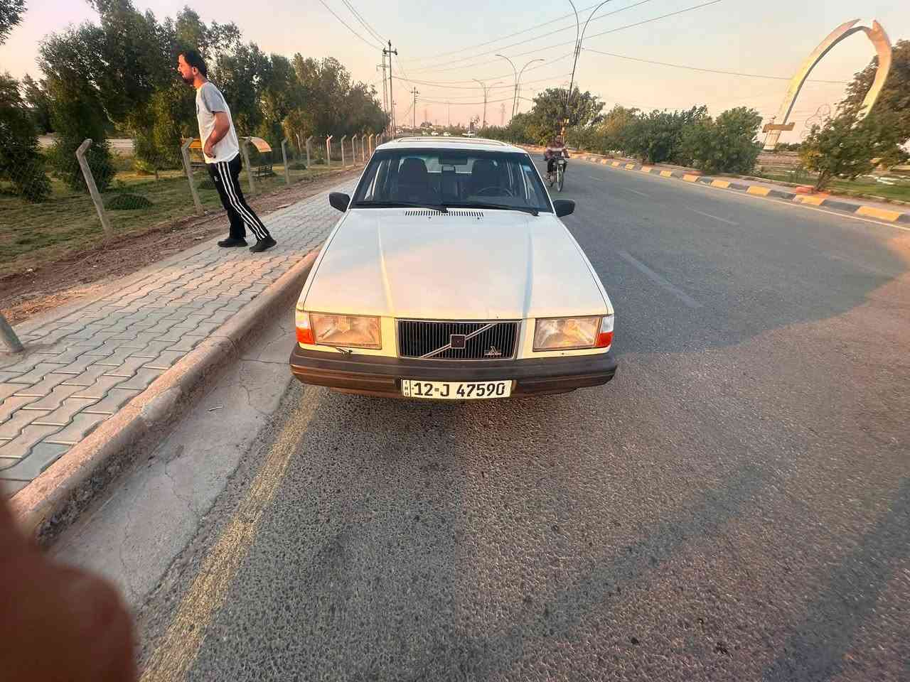 🚘 للبيع فولفو 740 موديل 1990 🚘
🔹 رقم إنكليزي — مشروع وطني
🔹 السنوية لحد 2030
🔹 مكينة عادي، بخاخ، مكفولة وخير من الله
🔹 كير أوتوماتيك مكفول
🔹 حدادية كلش نظيفة ومنضومة
🔹 مي شادلة جديدة، تنسى شي اسمه حرارة 🔥
🔹 الغرفة كلش نظيفة
🔹 فتحة سقف شغالة
🔹 جام أمامي فقط كهرباء
🔹 تحكم مرايا كهرباء
🔹 السيارة نصبتهـا كلش حلوة ومرتبة
🔹 متصرف عليها من الجناي للباب 👌

💰 السعر: 43 قفل
واللي يعجبه السعر خابر، وتدلل 🌹

📞 للاستفسار: ***********
📍 المكان: بابل – الكفل

السيارة جاهزة وما تحتاج شي، والرزق على الله 🤲
