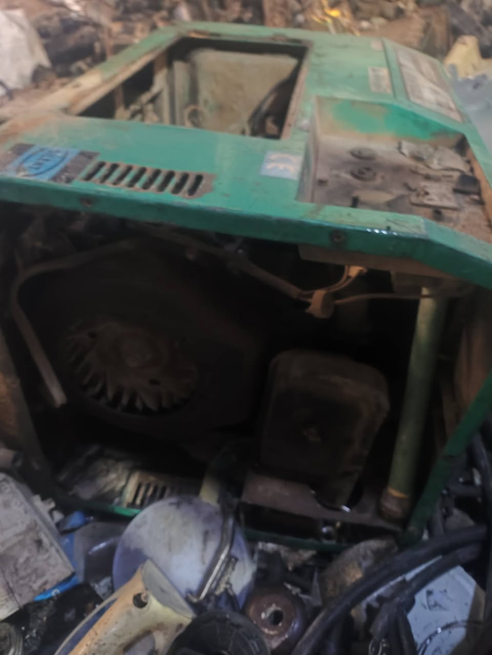 سلام عليكم مجموعه مولدات يرادلهن ترتيب متروكات شغال بيهن شغال ابيع هل موجود
ام 20 امبير عدد 3 سعر الوحده 175
ام 10 امبير نضيفات شرط الشغل سعر الوحده 150
مولد كاز خضره شرط الشغل  بس متروكه سعرهه350
مكاني كربلاء 
للاستفسار ***********
