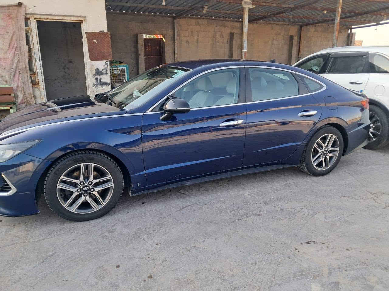 السلام عليكم
للبيع سوناتا موديل 2020 وارد أمريكي موصفات SE
حجم المحرك 2500 بدون تيربو ماشيه 80m كير AT نضام الإلكتروني تحكم ستيرن جهتين شاشه كبيره لمس قياده ذاتيه رادرات جانبيه كامره دواره نضام ABS لد نهاري أمامي سايد بريك بصمه واتوهولد اشاير بالمري باقي الموصفات معروفه لجنايه دواخلها نضيفه جدا السياره جاهزه وخير من الله محرك بدون تبخير كير حداديه خير من الله ترايك وين مايعجبك رقم بغداد بسمي انكليزي سنويه جديده وهزه جديده السياره ضررها جاملغ وبنيد تبديل وبيها جان بارد بصفحت اليمين بارد من امريكا بضرر انرشت صبغ لجماليه بدون دواخل وبدون معجون وعندي صورها قبل الصبغ وصور الحادث
سعرها 125
مكاني الديوانية
*********** واتساب 
***********
