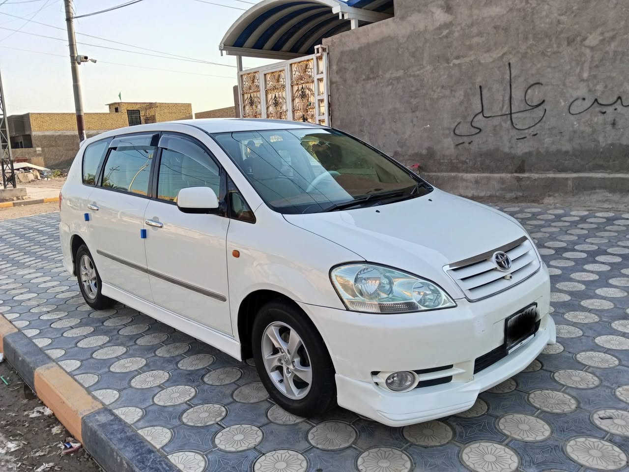 ابصم للبيع موديل2001 بصرة تحويل مباشرة كفاله عامه 
مكينة كير حدادية وتخم تاير تبريد ثلج كامره حساسات 
توويل اصل داخل بيجي سيارة جاهزة من كلشي 
السعر 115بيه مجال ***********
***********
