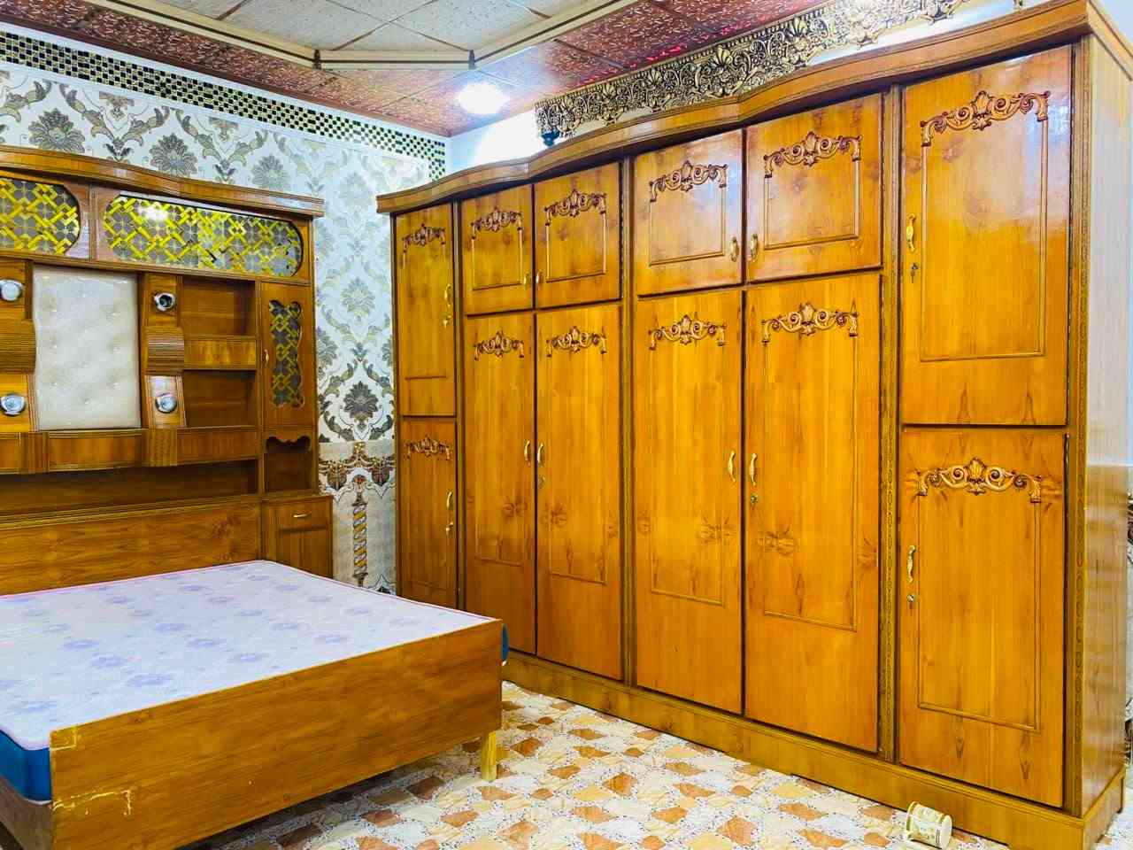 يوجد غرفه نوم صاج عراقي نضافه فول السعر ٨٥٠ للاستفسار الاتصال ***********
