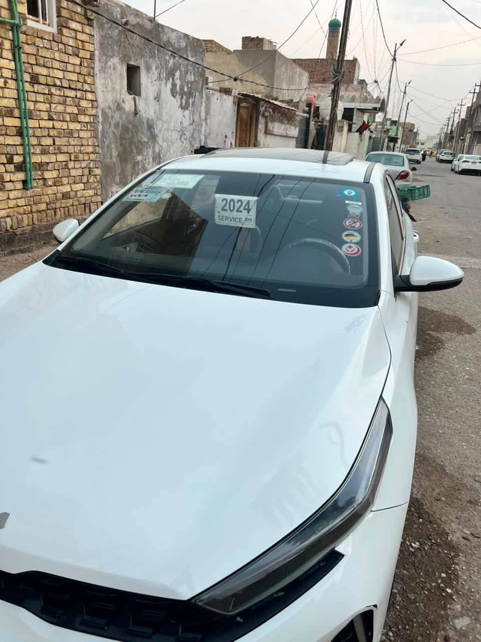 السلام عليكم 🌹
للبيع Kia K3 موديل 2024
لون أبيض، مكينة 1500 دبل نوزل اقتصادية جداً، ماشية 50 ألف.
رقم قادسية انگليزي

السيارة فول مواصفات: فتحة، بصمة، تحكم ستيرن،
 شاشة كبيرة ديجتال، 
حساسات أمامية وخلفية،
 تبريد لمس. ثلج ❄️
اوتو هولد. 
كشن جلد. 
اربع وضعيات قيادة. 
هاند بريك بصمه. 
نضام ترحيب مري شفط. 
ويل كب كروم. 
صندوق ذكي بصمه. 

بيها بارد بالجاملغ جهة السايق بسيط،
 مكفولة من الصبغ والفتح والتبديل.

السيارة نظيفة وجديدة بمعنى الكلمة.

💰 السعر 131 وبيها مجال 
🔄 تحويل ثاني يوم 
مكاني الديوانية. 
***********
***********

