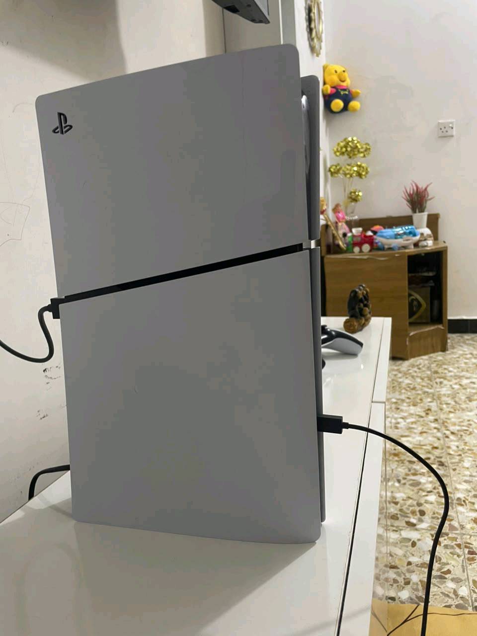هذا بلي 5 سلم فول نضافه صار 4 اشهر من اخذته + ملحقات جوستك 1 فقط السعر 820 الف نضافه فول  لا داخل صيانه ولا مهكر جهاز جديد كارتونه 🙏🏻💯***********