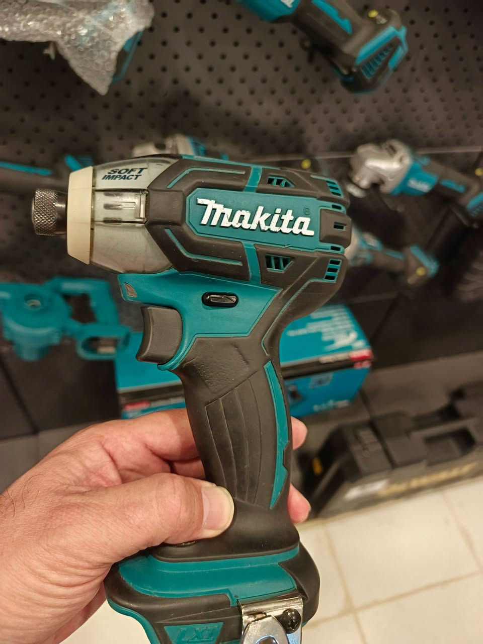 Makita
***********
