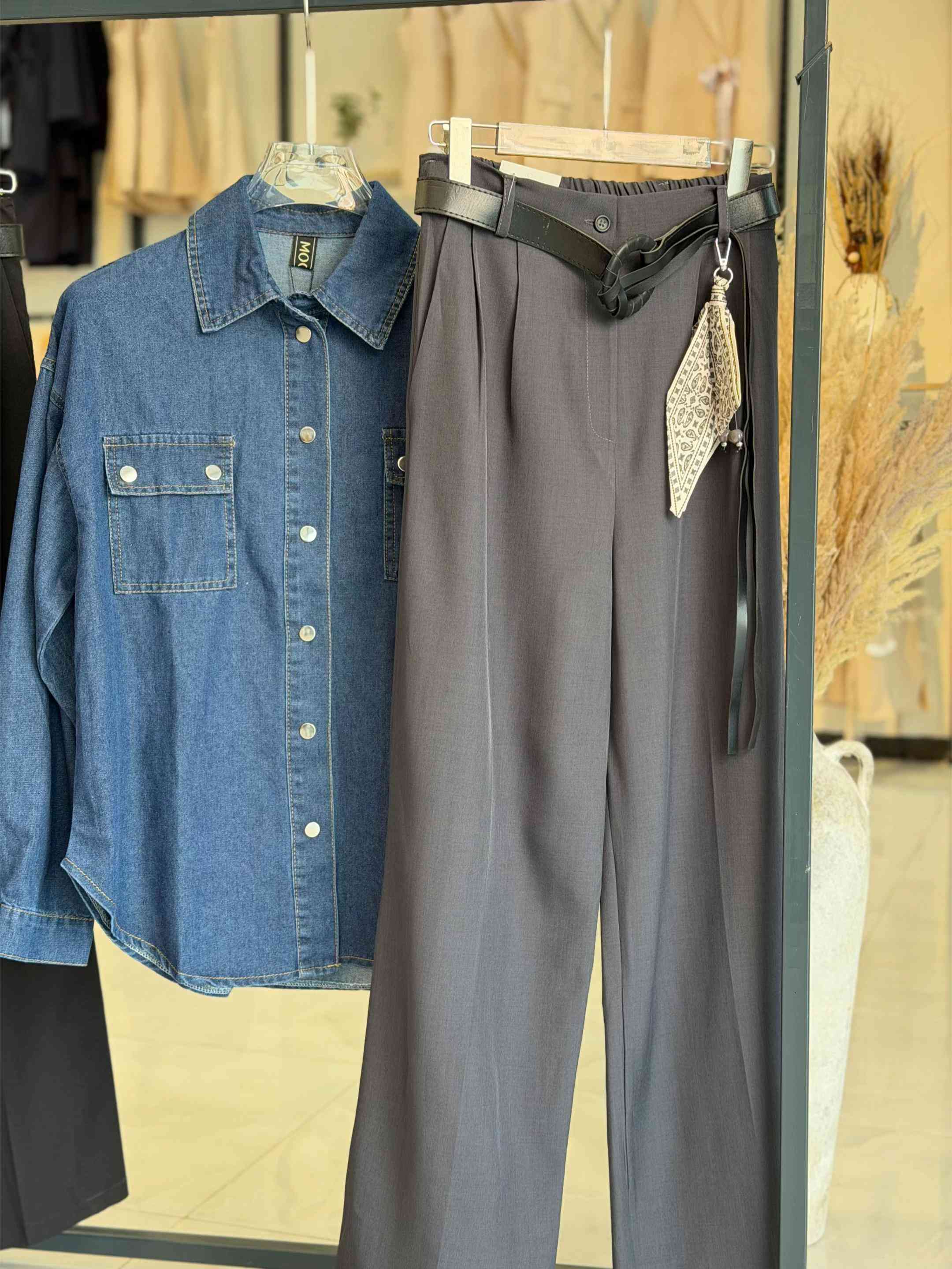 🔥 تنسيقات تجمع الأناقة والتميز بكل تفاصيلها 😍 👖 الكيلوت القماش: 17,000 دينار 📏 القياسات: من 38 إلى 46 👔 قميص الجينز: 16,000 دينار 📏 القياسات: M - L - XL اختاري تنسيقتج المفضلة وخلي إطلالتج تحچي عنج ✨ #مجمع_كوين_فرع_الموصل 📩 راسلونا للطلب والاستفسار  العنوان : الموصل - حي النجار - مقابل تودي مون هاتف 📞 : *********** 🚚 خدمة توصيل متوفرة لكل العراق

