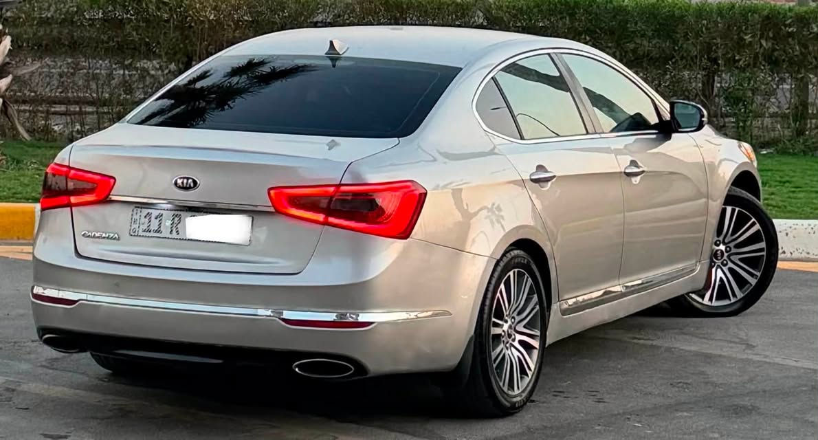 السلام عليكم اخوان
كيا كادنزا 2014 
محرك 6 سلندر 3500
كير اوتو 
المواصفات 
بصمه
شاشه وسائط كبيره
سستم صوت انفنتي 
تحكمات ستيرن
صاج ملكي
كشنات جلد
كشنات كهرباء
تدفئه كشنات
مري شفط
لايت امامي حاجب led
بك لايت شمعه led
حساسات خلفيه
ويل كب 18 
سياره وارد امريكي 3 قطع ونص صبغ
بابين وجاملغ
لغد شاصي كفاله
اخوان سياره رقم بغداد بأسمنه
مكان السياره بغداد الكرخ 
السعر 115 وبيه مجال بسيط 
للاستفسار(***********)

