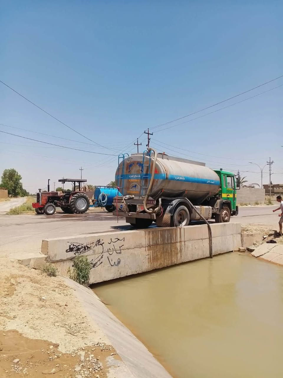 للبيع تنكر فالفو 
حموله ١٣ الف لتر 
كير محرك شرط 
تايرات نص عمر 
جاهزه الشغل 
للعلم النكر  ادوات او بية حصه كاز ٢٥٠ لتر 
السعر 55 ورقه 
او يرهم مراوس بسيارة 
مكان تكريت العلم 
الاستفسار الاتصال ***********
