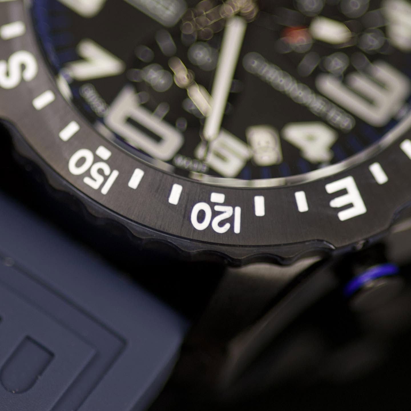 Zain_Pazaar
ساعة رجالية ماركة BREITLING

المواصفات
.اللون اسود مطعم باللون النيلي
.سير ربل اصلي باللون النيلي
.رنك دوار
.كرونوغراف
.stop watch
.تعمل بالبطارية 
.قفل حلقة
.زجاج زفير مقاوم للخدش
.مقاومة للماء تحت 100m
.القطر 44
.السمك 12.5mm
.ضمان سنتان

السعر 225.000
يوجد توصيل لجميع محافظات العراق 

للإستفسار:***********
او مراسلة الصفحة

#ساعات #رجالي #توصيل #f #اكسسوارات #العراق #m #a #ملابس #ماركة #tiktok #instagram #fashion #facebook #تجميل #أناقة #هدايا #هدايارجاليه #هدايامميزة #ضمان #hublot #followforfollowback #explorepage #ex #explore #share #like #instalike #save #money
