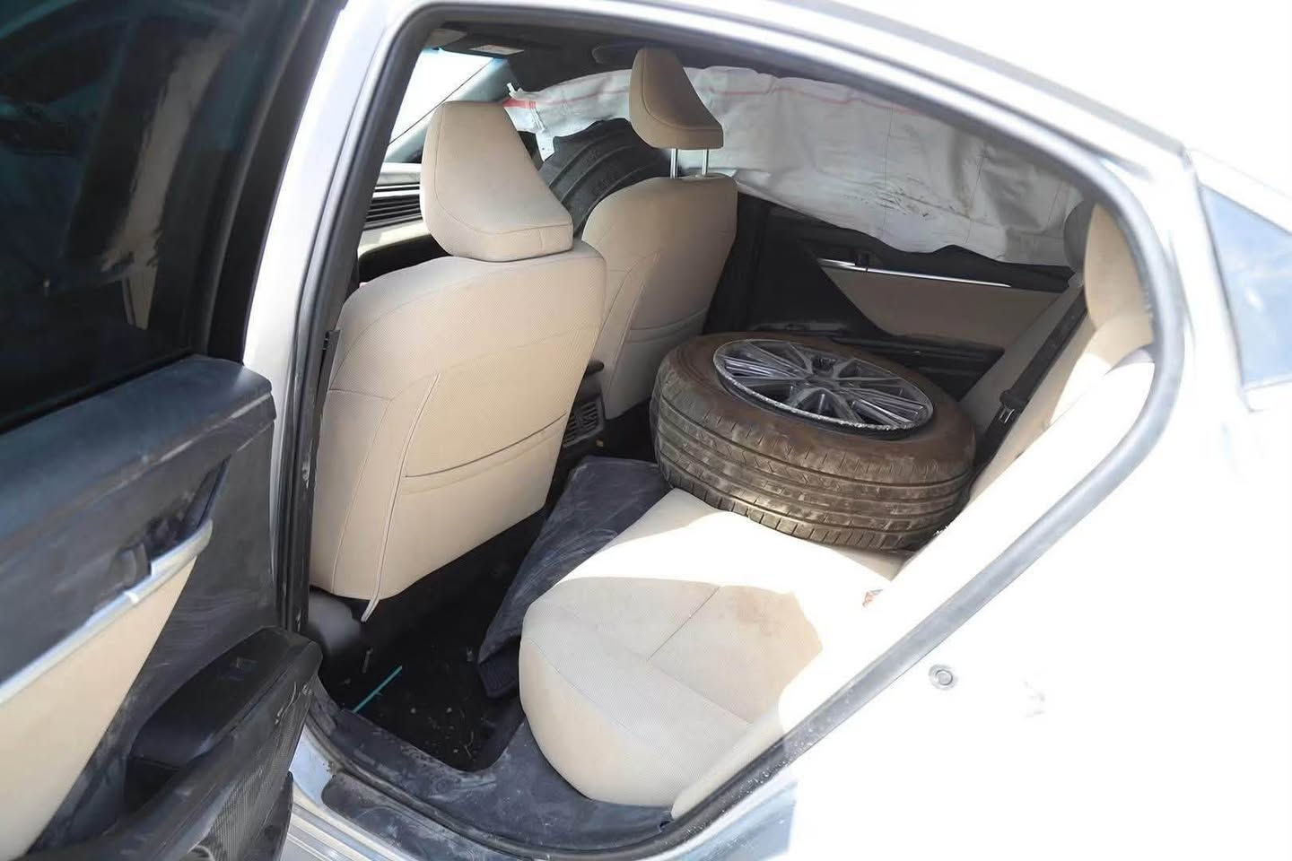 🚘🔥 Toyota Camry 2025 – خەلیجی – فول ئۆپشن

ئۆتۆمبێلەکە ئێستا لە عەین – ئیمارات بەردەستە 🇦🇪
و دۆخی ئۆتۆمبێلەکە زۆر باشە وەک لە وێنەکاندا دیارە.

✅ مۆدێل: 2025
✅ مەکینە: 4 سلێندەر – بنزین
✅ ڕۆیشتوو: نزیکەی 44 هەزار کیلۆمەتر
✅ خەلیجی
✅ کەفالەی گشتی
✅ فول ئۆپشن

💰 نرخی کۆتایی: تەنها 140 وەرەق

🔥 140 وەرەق هەموو شتێکی تێدایە:
شحن + گومرگ + هەموو خەرجییەکان تا ناونیشانی وەرگرتن

✅ هیچ پارەی زیادەیەکت لەسەر نییە
✅ ئۆتۆمبێلەکە تا ناونیشانی وەرگرتنی دیاریکراو دەگات
✅ ئامادەیە بە ناوی خۆت تۆمار بکرێت

⏱️ موعدی وەرگرتن تەنها لە ماوەی 8 ڕۆژدایە
واتە لە ماوەی 8 ڕۆژدا ئۆتۆمبێلەکە لە لات دەبێت.

🇦🇪 ئەگەر کەسێکتان لە ئیمارات هەیە، بەخێربێت دەتوانێت بچێتە مەعرەزەکە لە عەین و ئۆتۆمبێلەکە لە نزیکەوە ببینێت و پشکنینی بکات.

📲 بۆ پەیوەندی تەنها واتساپ:
***********

⚠️ لە فەیسبووک بەردەوام بەردەست نیم، باشترە ڕاستەوخۆ لە واتساپ پەیوەندی بکەن.

#ToyotaCamry2025 #ToyotaCamry #کامری2025 #تۆیۆتا #کامری_خەلیجی #ئۆتۆمبێلی_هەولێر #ئۆتۆمبێلی_عێراق

🚘🔥 Toyota Camry 2025 – خليجي – فل أوبشن

متوفرة حالياً في العين – الإمارات 🇦🇪
والسيارة بحالة ممتازة كما موضح بالصور.

✅ موديل: 2025
✅ محرك: 4 سلندر بنزين
✅ ماشية: 44 ألف كم تقريباً
✅ خليجي
✅ كفالة عامة
✅ فل أوبشن

💰 السعر النهائي: 140 ورقة فقط

🔥 السعر شامل كل شيء:
الشحن + الكمرك + جميع المصاريف لحد عنوان الاستلام

✅ بدون أي دفعات إضافية
✅ السيارة توصلك لحد عنوان الاستلام المتفق عليه
✅ جاهزة للتسجيل باسمك

⏱️ موعد الاستلام خلال 8 أيام فقط
يعني خلال 8 أيام تكون السيارة يمك إن شاء الله.

🇦🇪 واللي عنده شخص بالإمارات، يتفضل يزور المعرض في العين ويشوف السيارة ويفحصها على الطبيعة.

📲 للتواصل واتساب فقط:
***********

⚠️ التواصل على الفيسبوك مو دائماً متوفر، الأفضل التواصل مباشرة على الواتساب.

#ToyotaCamry2025 #ToyotaCamry #كامري2025 #تويوتا #كامري_خليجي #سيارات_العراق #سيارات_اربيل أربيل, العراق
