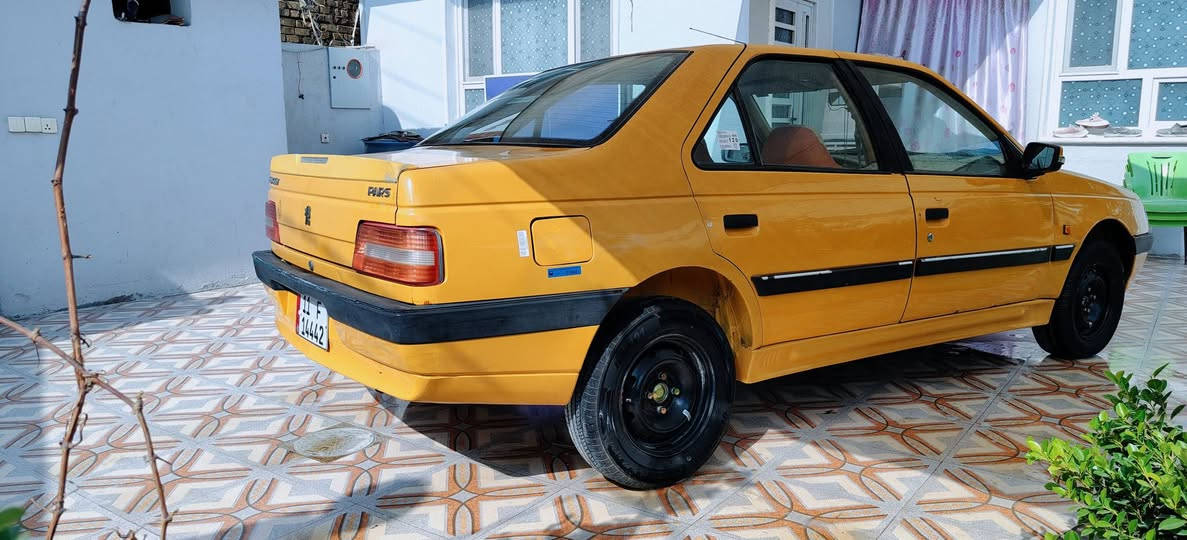 السلام عليكم بيع بيجو 405  ال رقم بغداد أنكليزي سنويه لل 2030 الهزه ما صاقطه مصفره هيئة وغرامة السياره بسمي شرط التحويل
السياره جاهزه مكينة كير حدادية تبريد تخم تاير جديد تخم   ومرتبة السياره متعوب عليها كهربائياتها كلها شغاله لايتات  أناره داخلية كلها شغاله مكاني بالحله رايدها ب(33)$  
 رقمي ***********
