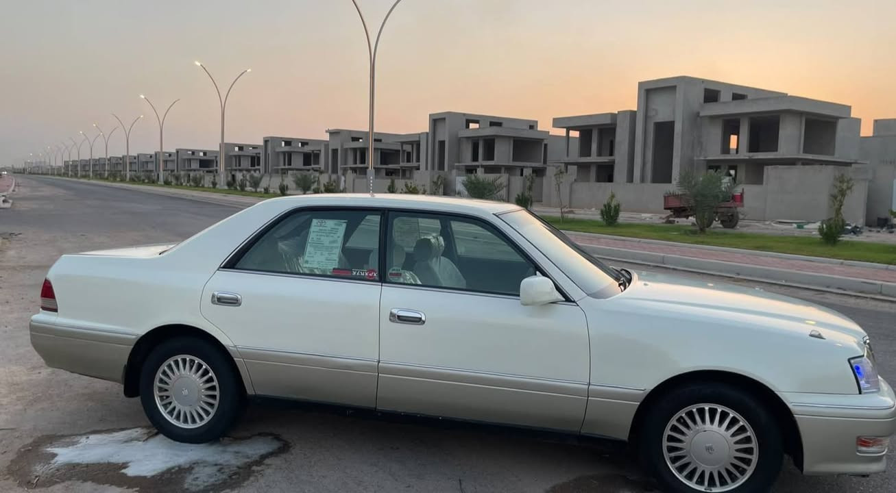 السلام عليكم
راس الثور موديل 1997 فول مواصفات عدا الفتحه شاصي 55 كشنات كهربائي 
 كفاله من الكص والنقل جثه  والعيب الشرعي وكافه الاصوليات رقم بصره نكليزي
كير مكينه ٣٠٠٠حداده تخم تاير 
تبريد شرط ثلج جاهزه من كلشي
مكان السياره بصره
السعر ٩٣
هاتف ***********
