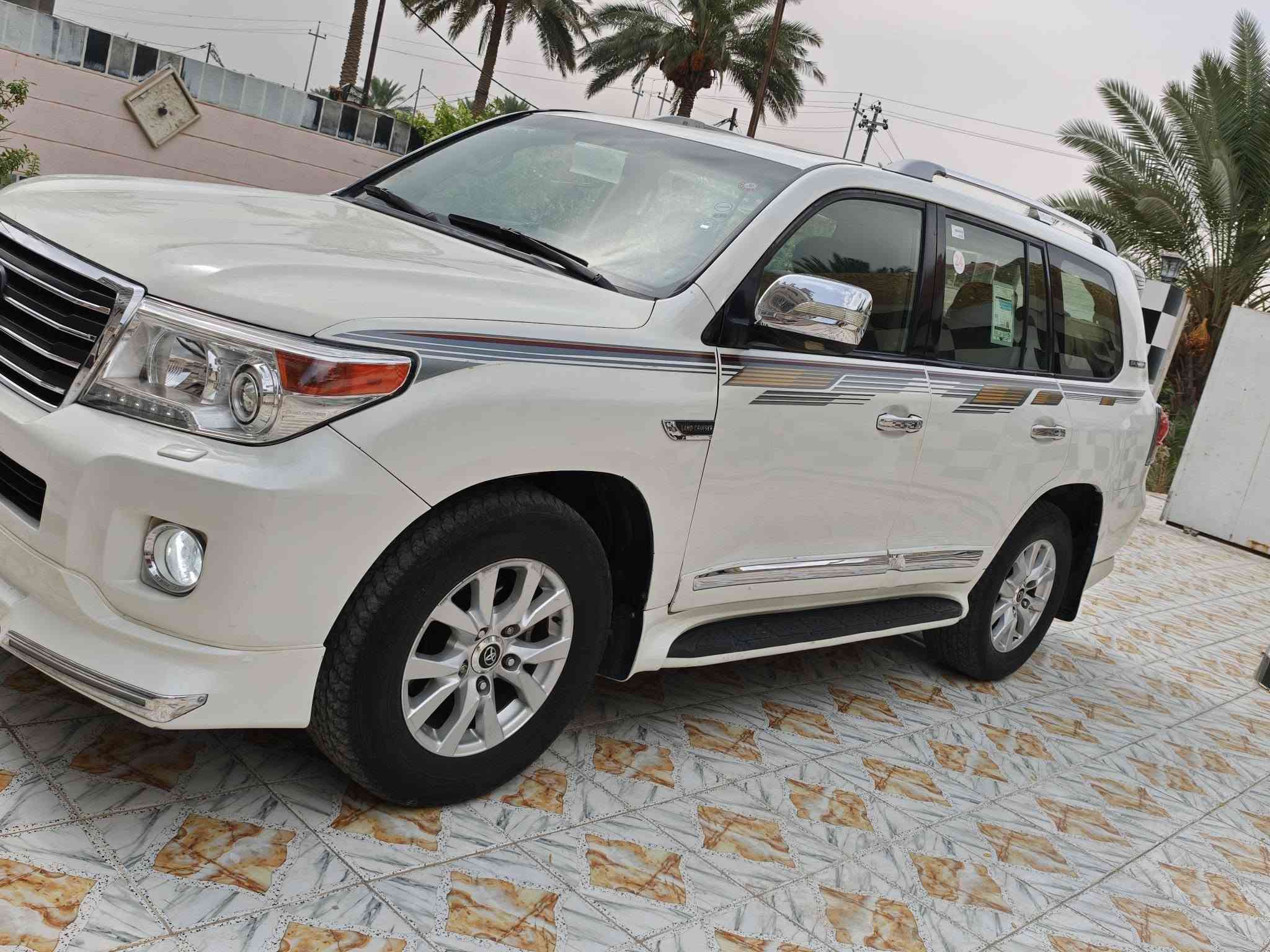 لاندكروزر 2010 رقم اربيل الدولي والمواصفات سياره بها ثلاث قطع ونص صبغ بدون اي ضرر داخلي اثر شخوط يعني مكفوله من اي ضربه كير مكينه حداديه تخم تاير تبريد كله بشرط سياره جديده وجاهزه من كل شيء واحلى من الصوره السونار مرفق بالمنشور السعر 228 هاتف***********
