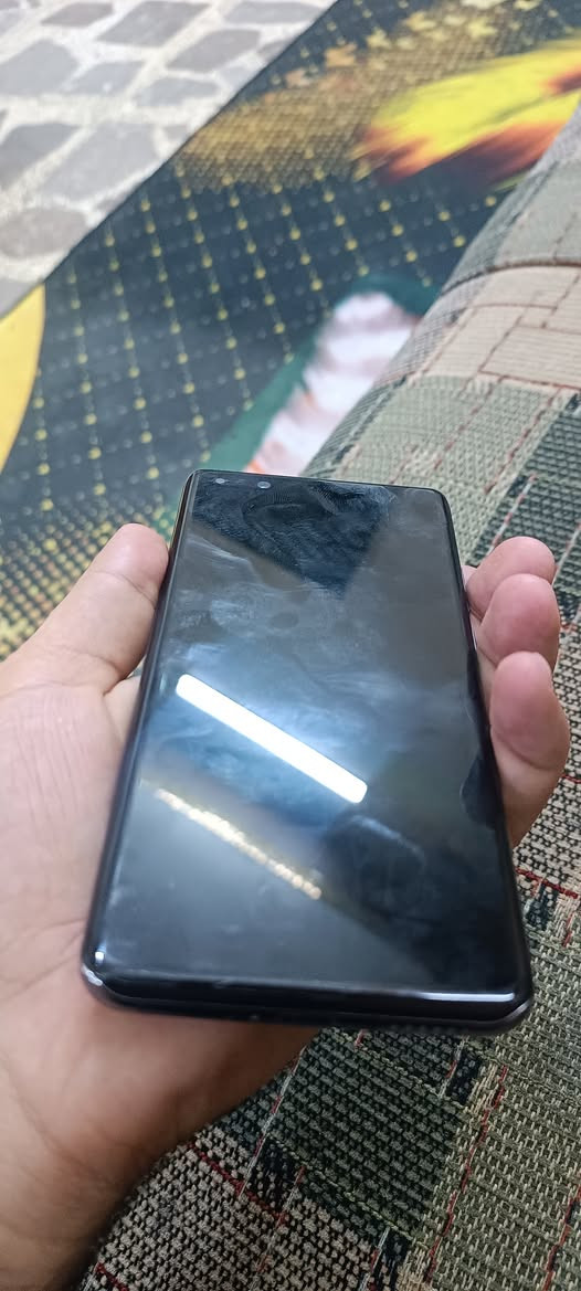 السلام عليكم
هواوي P40  برو وگع مني وانسكر الضهر  جهاز نضيف بطارية 84  رايدة قفل ب 225  مكاني بغداد رقمي ***********
