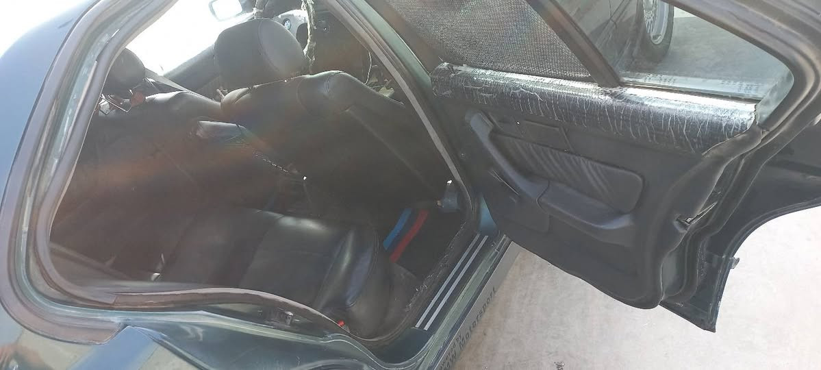 سلام عليكم من رخصت مدير الكروب بي ام ٥٢٥ موديل ٩٠ بجم عريظ فتحه سلايت كير مكينه تبريد صدر تخم تاير كله شغال بحاله جيده رقم أربيل بسمي شخصين هزه سنويه  جديده رقم دولي جديده السعر ٦٠وبيهه مجال حك الجيه والمراوس حسب القناعه اب اقل منهه مكان السياره بغداد هاتف ***********

