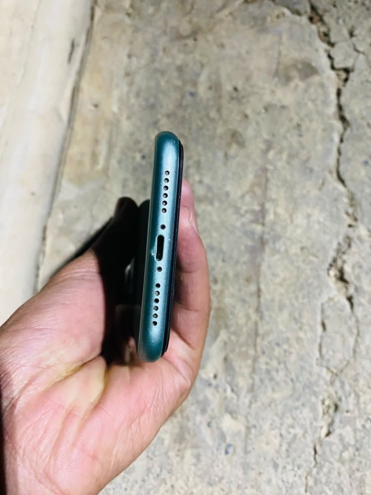 السلام عليكم جهاز ايفون يدعش عادي مبدل شاشه اصليه ثلاث خيارات فيس ايدي واكف دبل سيم 128 
يرهم مراوسه
 
السعر 200 قفل قفل قفل 🔒