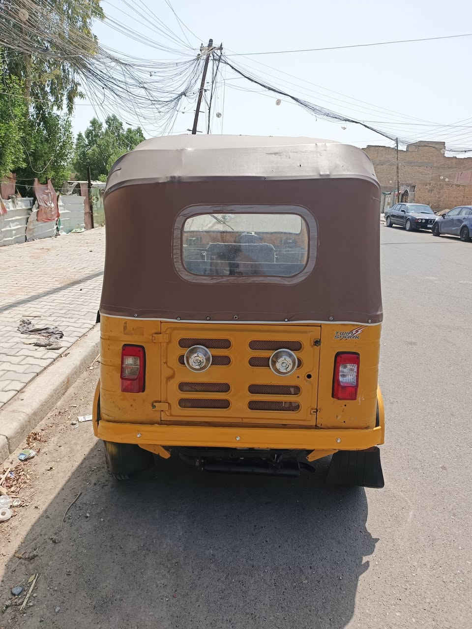 سلام عليكم تكتك للبيع مديل 20 شهر ال2 معمرة بس دوس والباقي كفالة مكينة اكسل نضيفات تكتك ما ناقصهة شي مال شغل اوراق المصطفى كاملات شرط الترقيم السعر 5600 وبيهة مجال بسيط مكاني بغداد الحسينية الراشدية رقمي ***********
