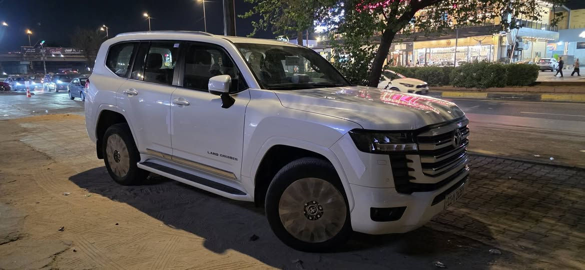 سلام عليكم لاندكروز موديل ٢٠٢٣
بريم اصل داخل احمر فول مواصفات 
ماشي ٥٢حقيقي جديده معنى كلمه 
تخم تاير جديد صدر ع وضع شركه سياره احلا من الصور بسمي تحويل مباشر مكان سياره بغداد السعر ٦٢٠
يرهم مراوس حسب الاتفاق 
***********
