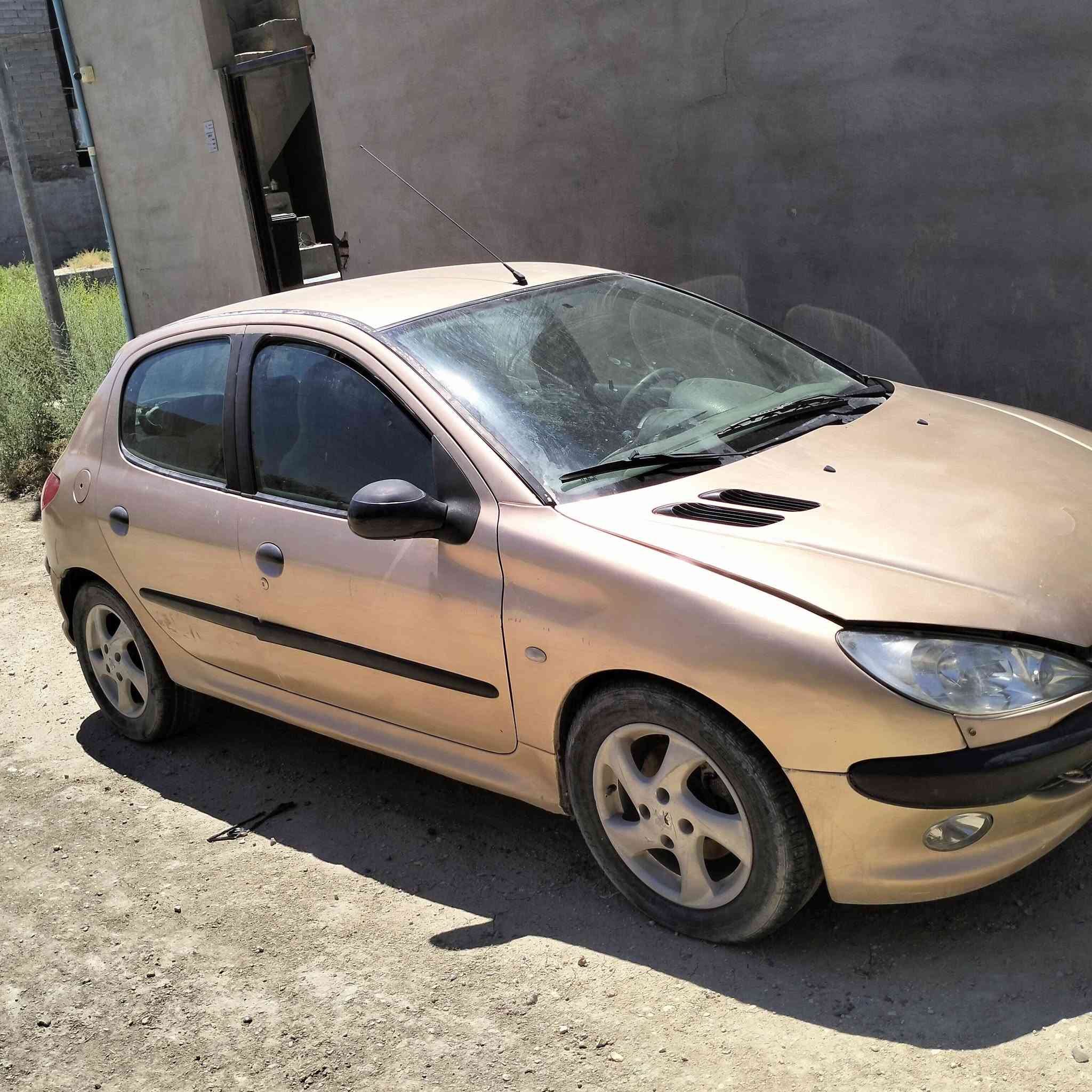 بيجو 2004 حجم 206 للبيع رقم بغداد صاحبه يريد تحويل عنوانه سماوه بيه خلل جويتر هس يم كهربائي صبغ جماليه أوتوماتيك *********** سعره36 بيه مجال كربلاء حي الزهراء
