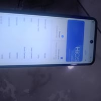 ذاكرة 512 • رام 24 • شاشة بيها خطوط