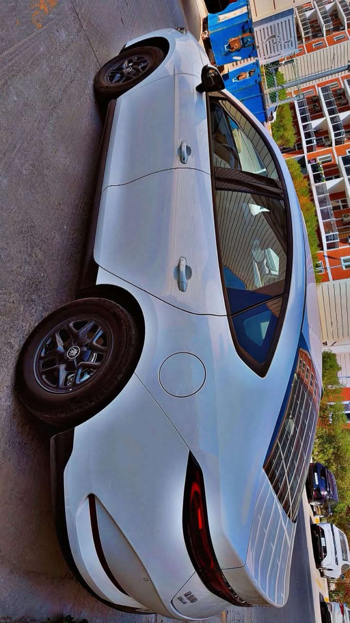السلام عليكم ورحمة الله وبركاته
Byd كن بلص  للبيع 

موديل 2025

الرقم بغداد 

عداد المسافة 16 الف كيلو 

المكينة 10 آلاف وعالبطارية 6 الاف 

السيارة كير محرك بطارية كلشي مكفول على وضع الشركة 

مواصفات 

اوتو هولد 

تشغيل عن بعد 

بصمة باب سائق 

بصمة تشغيل 

تبريد ثلج ماشاءلله مو طبيعي 

التقويله تمشيك 2000 كيلو مع الشحن 

حساسات خلفية 

كامره خلفية 

كروز سرعة 

متعدده القياده 

ايكو وعادي وسبورت 

تسارعها من صفر لل 100. ب 8 ثواني 
بيها تكحيل بالدعامية الخلفية 

السعر 19 مليون و  200 وبيها مجال حك الجية 

يعني 128 ورقة 

المكان بغداد المنصور 

للتواصل 

واتساب 

***********

للتواصل اتصال 

***********
