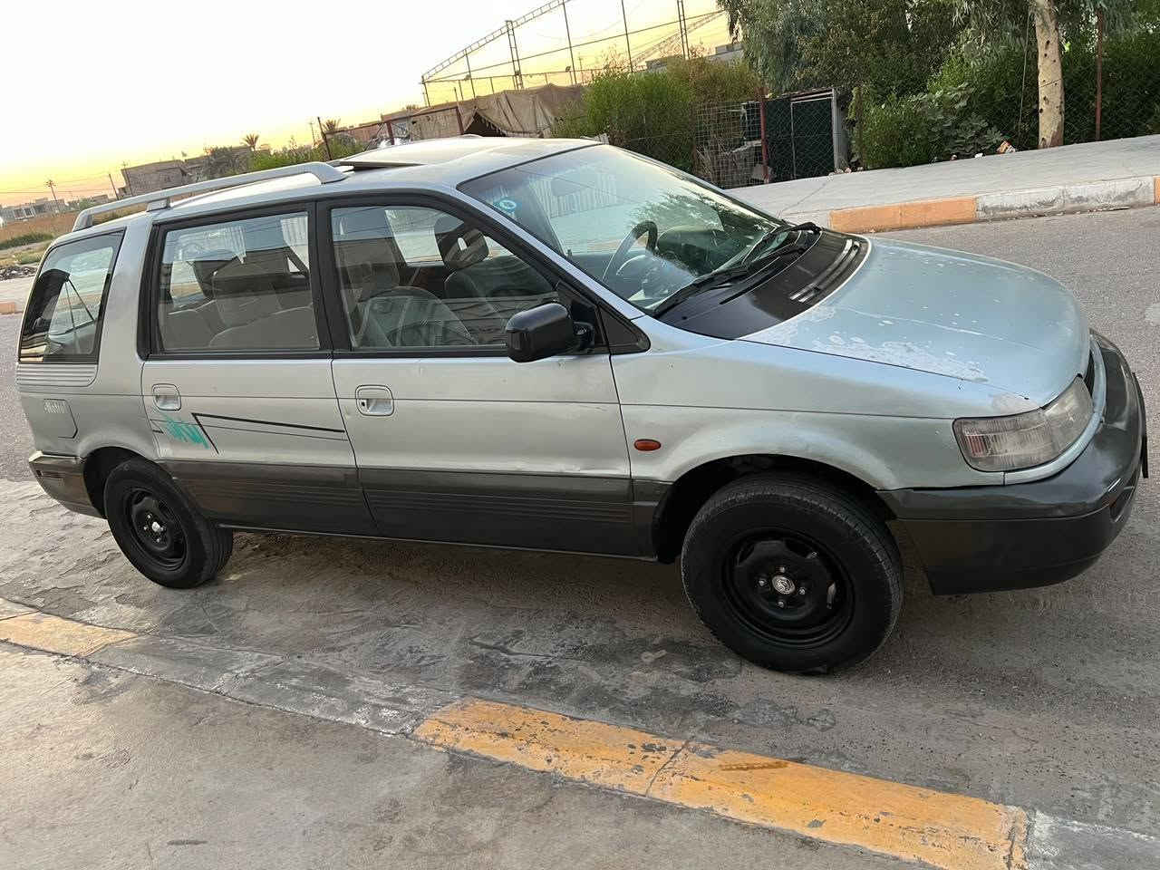 ميستيبوشي 7 راكب موديل 1993 بلادي مو تحوير 
رقم ديالى هزة وسنوية جديدة بأسمي 
محرك 2000 كير عادي 
بيها صبغ جامرلوغ امامي والهلال الخلفي بدون اي ضربه كلها على البلاد
كير محرك صدر خير من الله 
فتحة شغالة 
غرفتها جديدة كلش 
كهربائيات كلها شغاله من الدعامية للدعامية 
سيارة جاهزة 
السعر ٣٥ 
ديالى / المقدادية 
للاستفسار ***********
