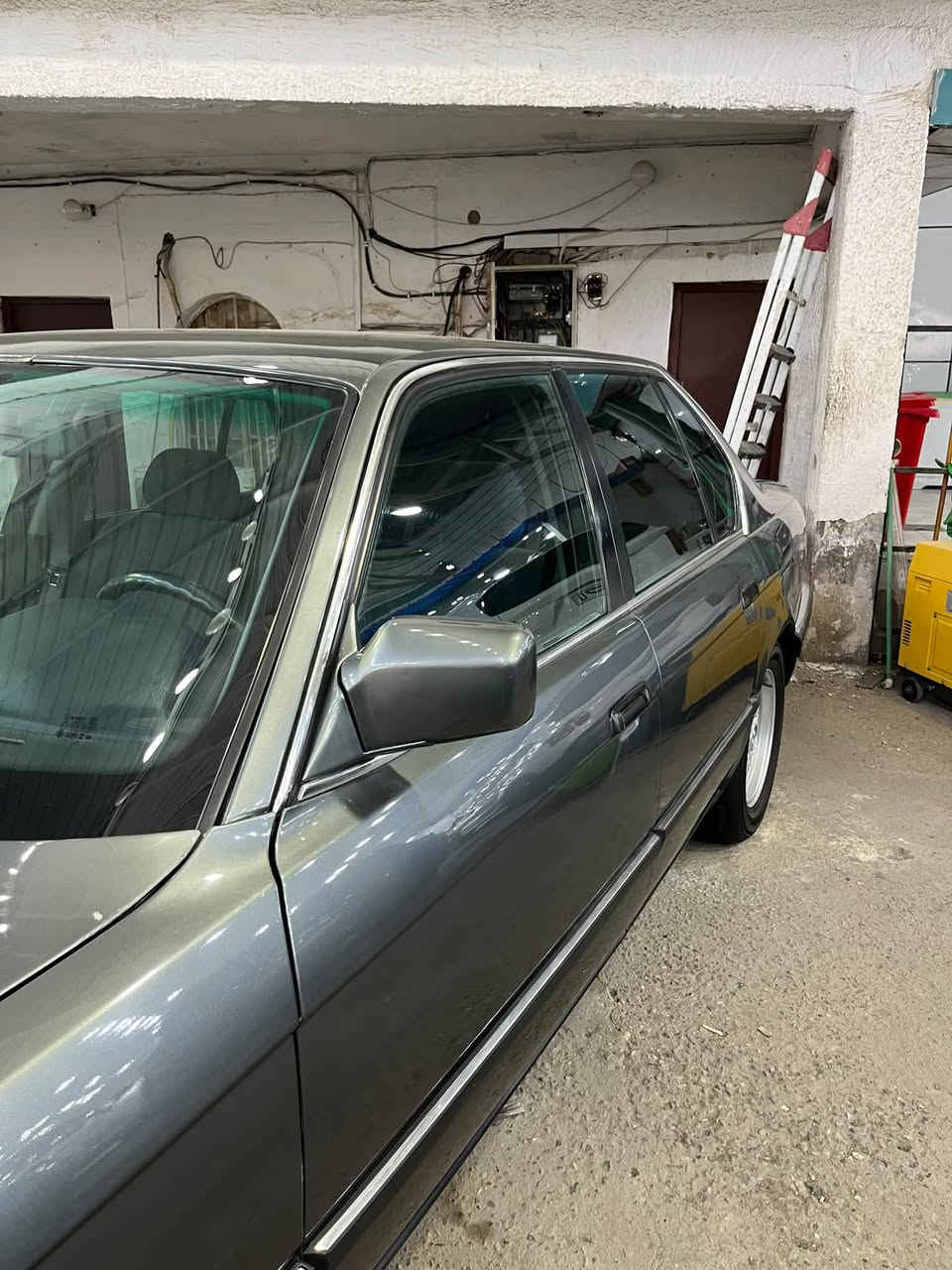 بي ام 730i • ١٩٩٠ • صبغ جمالية