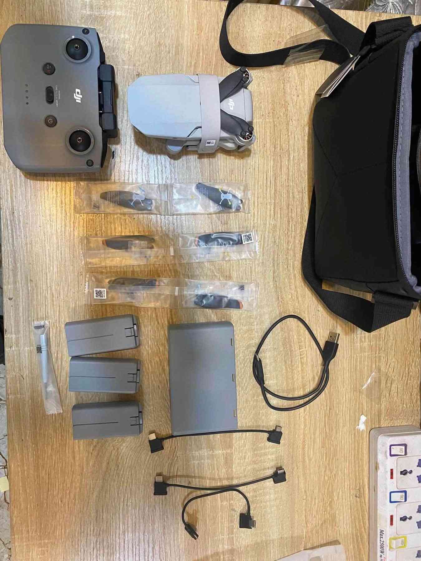 درون للبيع /بغداد/نوع
DJI mini 2 se more combo
جديدة ..مفتوحة فقط لغرض الفحص كاملة الملحقات 
السعر 520$ 
للمعلومات ***********
