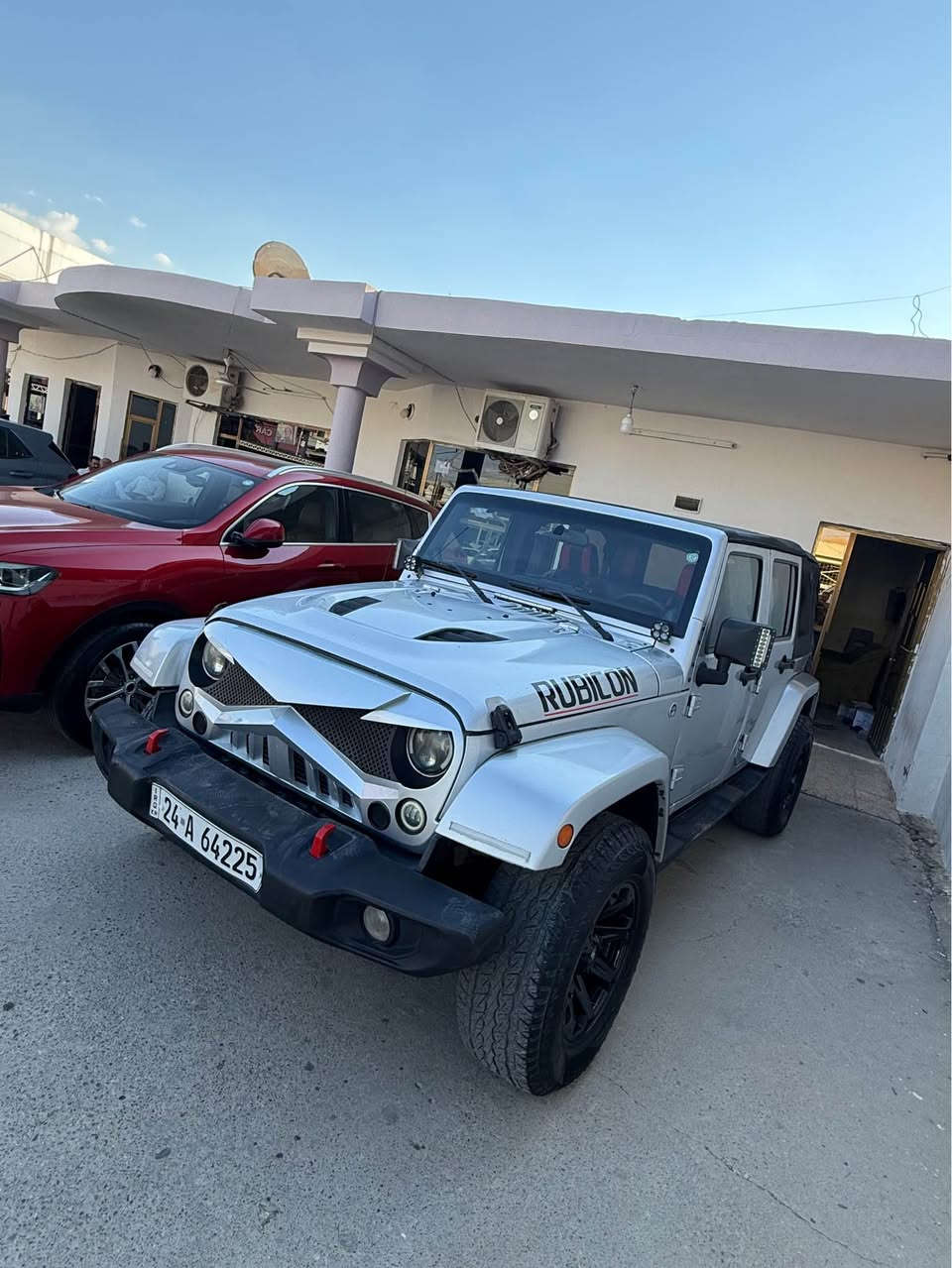 جيب رنگلر ٢٠١٢ گير عادي 4x4 v6  سياره گير محرك دبل اكسل بشرط سنوي جديد رقم دهوك سعر ١٢٨ ورقه عنوان زاخو رقم هاتف *********** زاخو, دهوك
