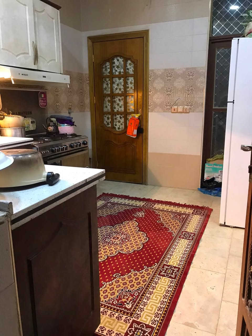 بيت للبيع مساحه 100متر طابقين بناء طابوق درجه اولى قريب على الشارع العام وقريب على خط الكوسترات موقعه جدا ممتاز طابو زراعي سند 25باسمي تحويل مباشر/العنوان/الحر بدايه شارع الكابينات للاستفسار الاتصال على الرقم ***********/السعر /165مليون وبي مجال
