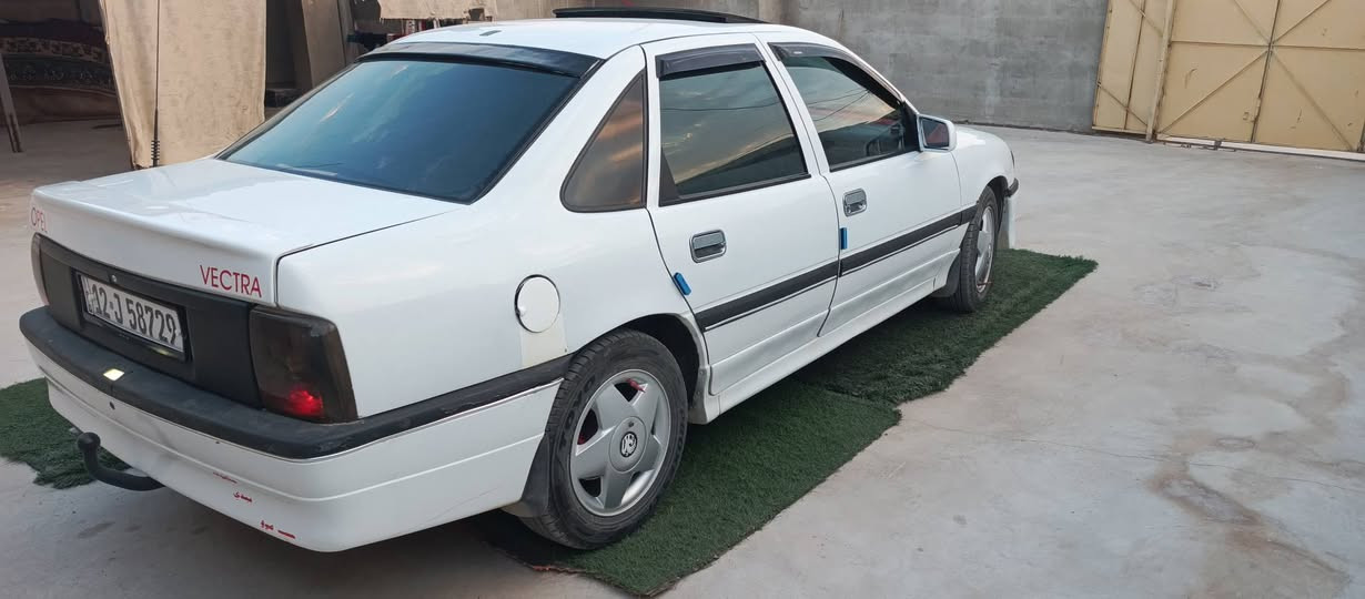 فكترة 
موديل1992
محرك 20
تبريد وتدفئة 
مصبوغة جمالية بدون حادث 
السعر 54ورقة وبيها مجال
تحويل ثاني يوم.***********..‏‪***********‬‏
