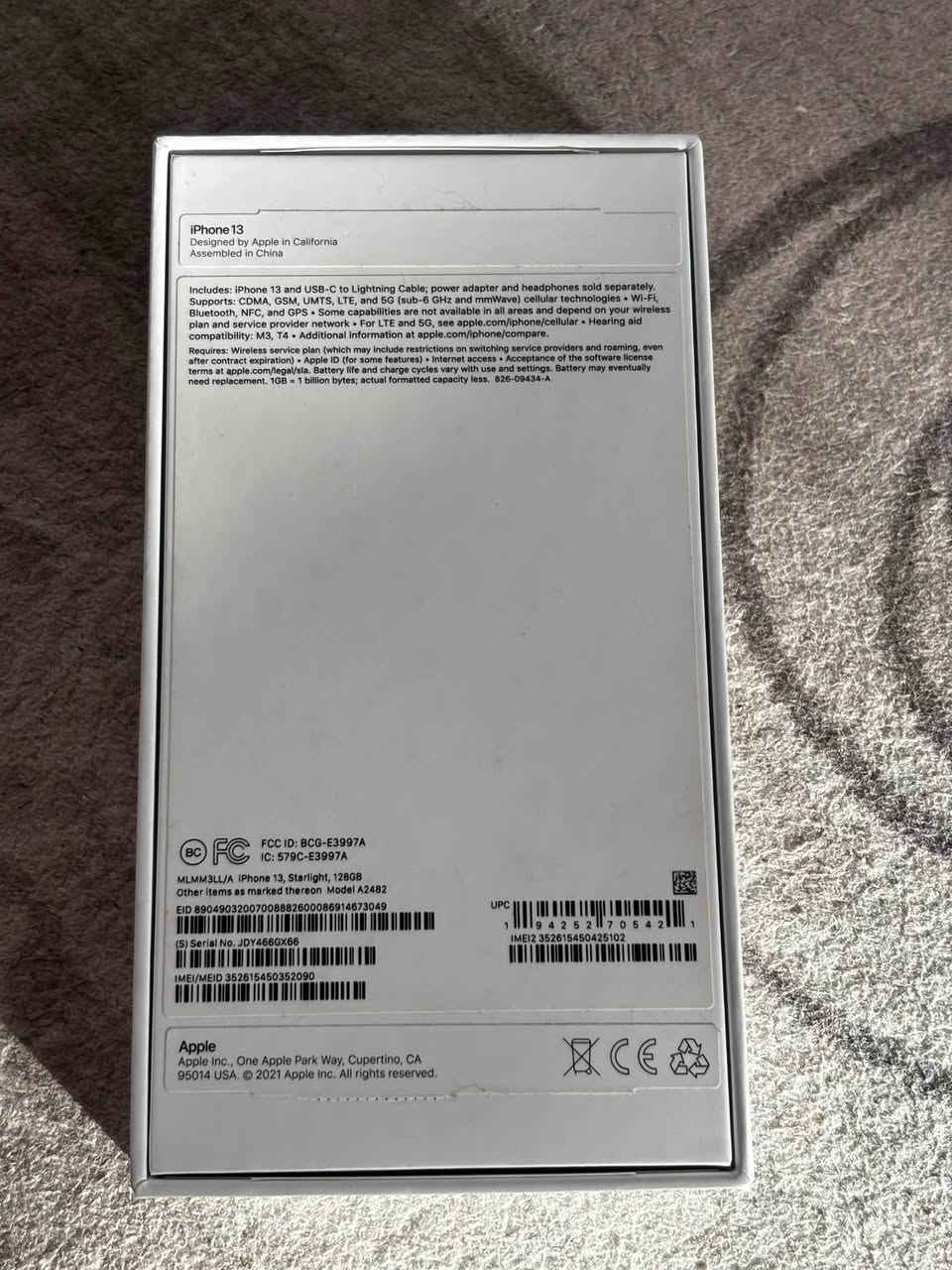 سلام عليكم عندي iphone 13 عادي يجي ويا الكارتونه الاصليه والكڤر والجهاز بي لصقه حمايه للشاشه عمر بطارية 70% ملاحظه:(هذا الجهاز جايبه من امريكا) 
سعر:350ألف(بي مجال بسيط)
مكاني:دهوك
الرقم:***********
