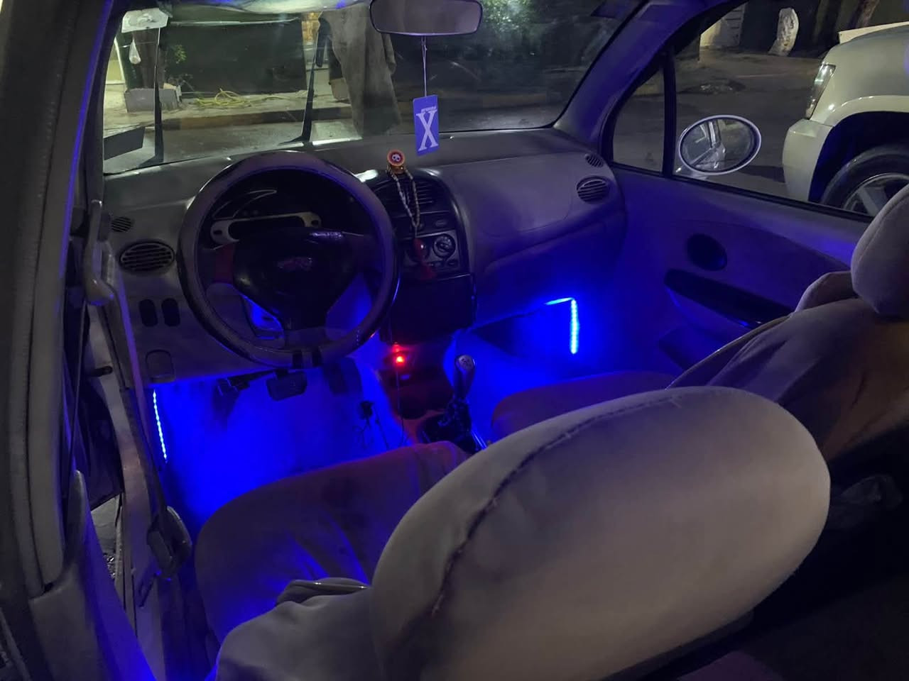 السلام عليكم 
سياره للبيع كيوكيو موديل ١٣
السعر ٣٧ وبيها مجال 
گير ومحرك نظيف 
حادث بسيط خلفي 
نقصها غاز بس 
بدون صبغ
للتواصل رقم الهاتف ***********
