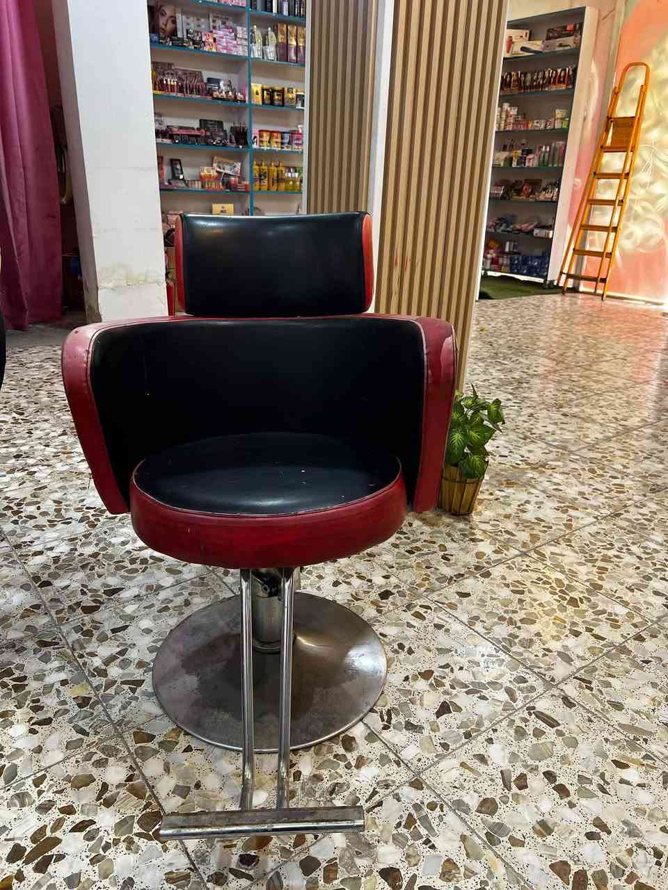 غراض صالون للبيع المكان بغداد الشعلة *********** واتساب
