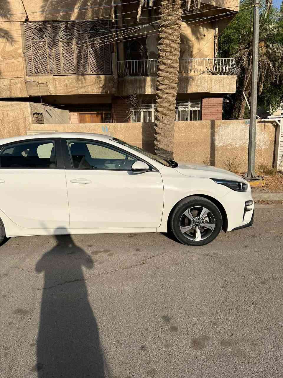 السلام عليكم سيارة سيراتو للبيع خليجي موديل ٢٠١٩ رقم بغداد مواصفاتها:
محرك ٢٠٠٠
مري جانبية سحب 
تبريد قطعتين 
تلث سرعات
شاشة تدعم كاربلي
كاميرا
السيارة مكفولة من الصبغ كفالة عامة بس بيها بعض الملاحظات البسيطة ماشية ٧٠ الف 
للاستفسار راسلني خاص او اتصل على هذا الرقم 
***********
