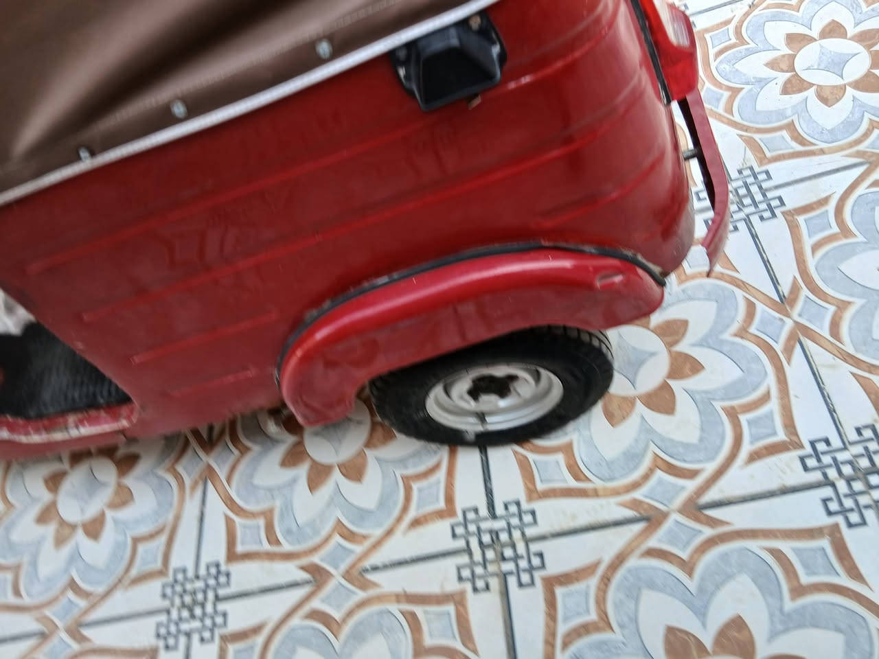 تكتك • ١٨ سنويه • عماره حي شرطه