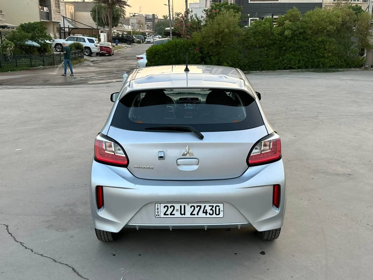 مسيوبيشي ميراج 2024 
رقم أربيل السياره جديده وجاهزه ومابيه نقص برغي 
ماشيه 13 الف مايل 
بيه بنيد صبغ بدون دواخل جاملغات بارد 
موجوده باليرموك اربع شوارع 
الاتصال ***********
السعر 105 وبيه مجال
