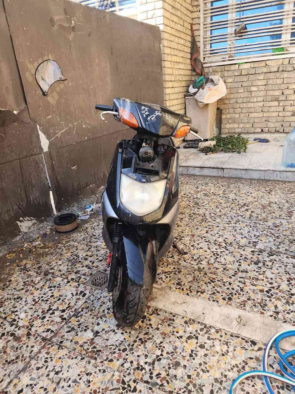 للبيع دراجه سكنس نثيه طافيه ابيع كوم حديد لا تجي وتكلي شبيها كفرات كامله ب200 رقم ***********واتساب ورصيد
