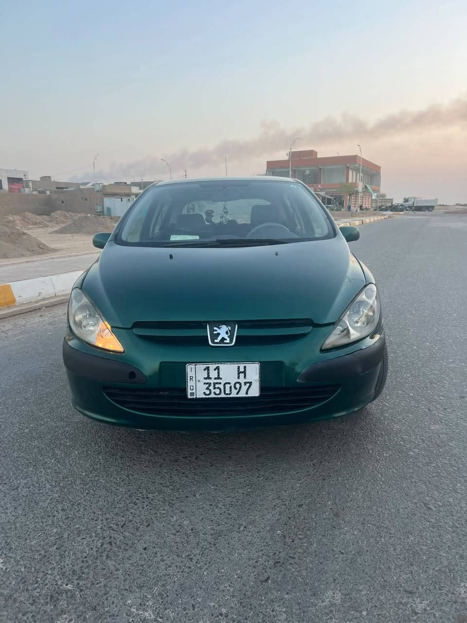 السلام عليكم 
بيجو 307 موديل  2005 السيارة بأسمي سنويه لل2029 رقم انكليزي بغداد هزه جديده شرط تحويل ثاني يوم 
تخم تاير جديد بالكارتون
كير محرك مكفولات  شرط  
تبريد ثلج 🥶 تدفئه نار 
دشبولها شخط مابي
صدر خلفي وامامي كله جديد
باتري جديد 
كهربائياتها كلها شغالة مابيها شي ميشتغل 
السيارة شرط اي چطل مابيها 
💐 السعر 47 وبيها مجال بسيط 
السياره وضع شركه بدون صبغ او ضربه خارج او دواخل  بيها قطعه وحده بدون معجون او ضربة  وشرط السونار ونضافتها تحكم 

للاتصال علرقم
***********
