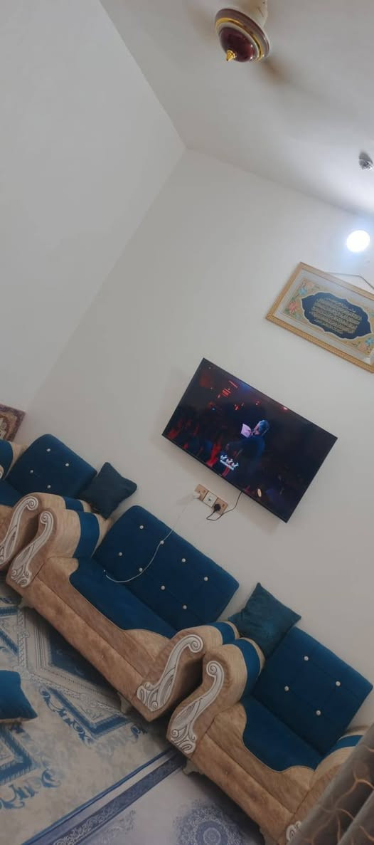 السلام عليكم 
بيت للبيع 100خلفي جاهز وجديد جدا شغل حلو 
موقع جيد وسكن ومدرسه وقريب للتبليط مقاطعه 55 سعره 63 وبيه مجال بيع سريع ***********
ملاحظه مخليلك فديو توضيحي للمكان بالمنشور
